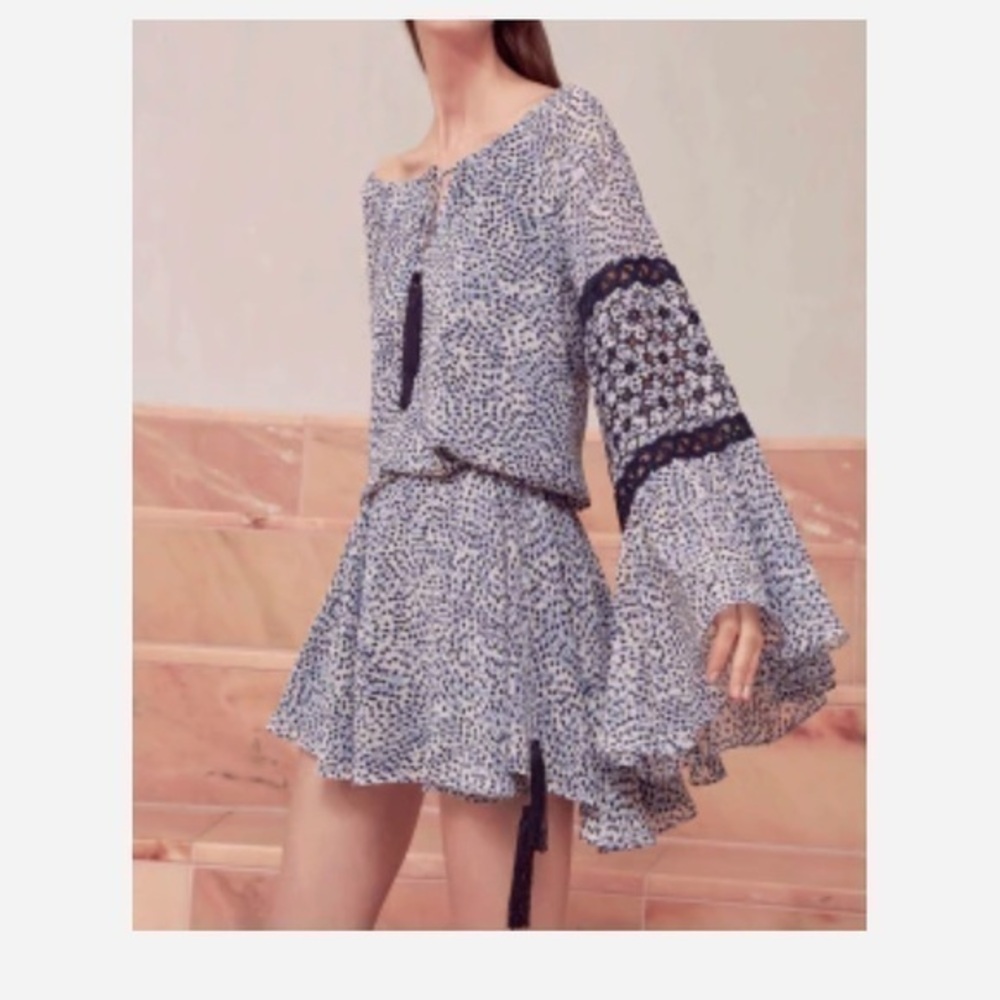 Alexis Lanelle Bell Sleeved Mini Dress in Capri Embroidery Size Extra Small